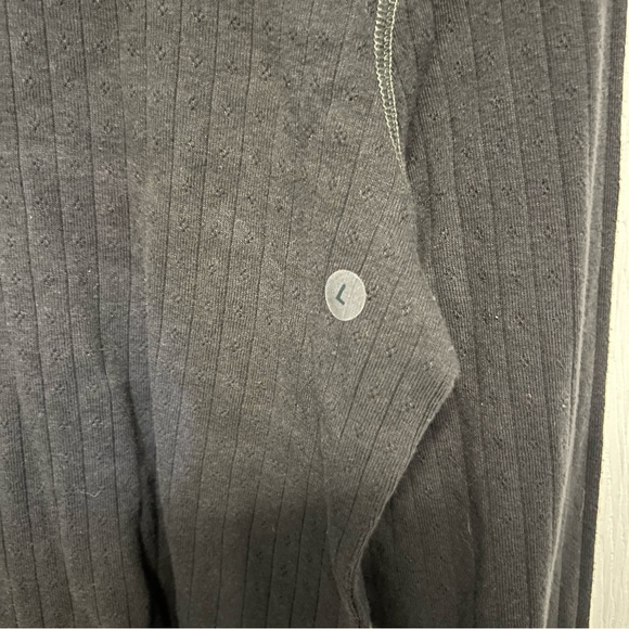 5/$100 AE Grey Top - Picture 2 of 3